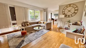 Apartment at Le Plessis-Robinson (92350)