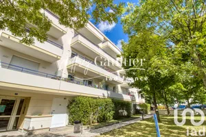 Apartment at Nanterre (92000)