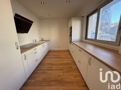 Apartment in Vichy (03200)