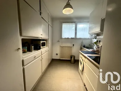 Apartment in Saint-Étienne (42100)