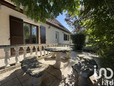 Maison traditionnelle à Moret-Loing-et-Orvanne (77250)