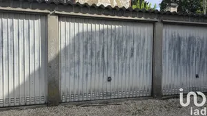 Garage at Vernon (27200)