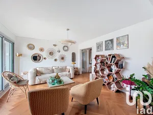 Apartment in Bordeaux (33200)