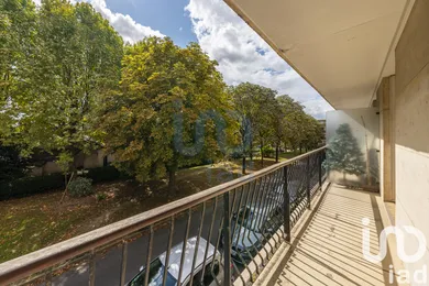 Apartment in Chevilly-Larue (94550)
