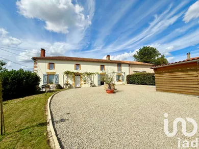 House at Availles-Limouzine (86460)