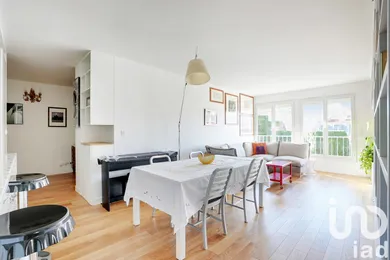 Apartment in Paris (75015)