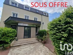 Appartement à NOISY LE GRAND (93160)