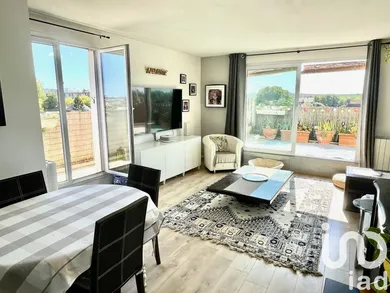 Apartment in Villeneuve-le-Roi (94290)