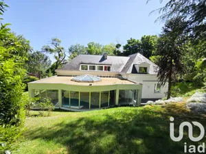 Mansion in Le Port-Marly (78560)