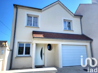 Pavillon à Saint-Jean-de-la-Ruelle (45140)