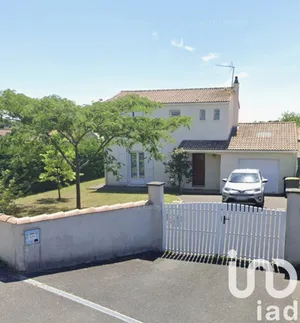 Maison à Aiffres (79230)