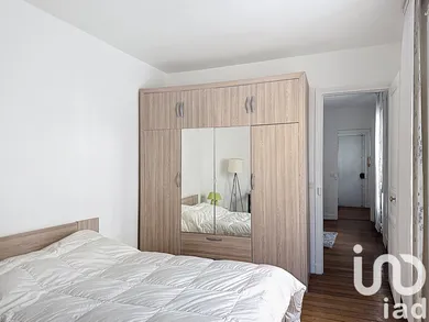 Apartment in Paris (75016)