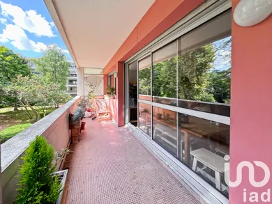 Apartment in Garches (92380)