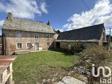 Maison de campagne à montpeyroux (12210)