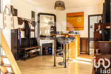 Apartment at Montrouge (92120)