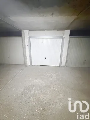 Garage at Évry (91000)
