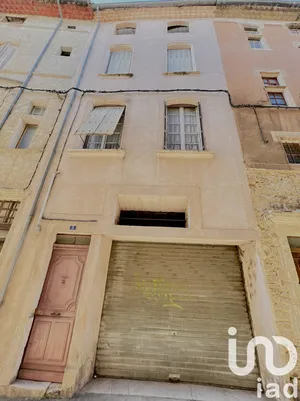 Building at Pont-Saint-Esprit (30130)