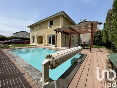 Maison traditionnelle à Sathonay-Village (69580)