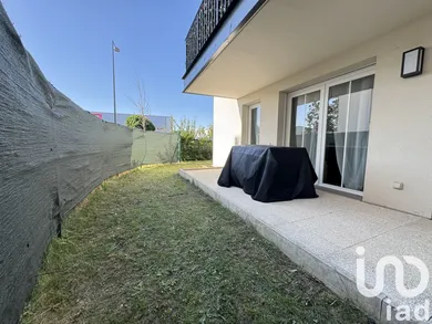 Apartment at Maurepas (78310)