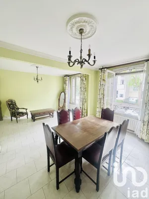 Building at Creil (60100)