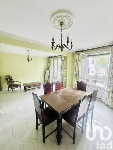 Building at Creil (60100)