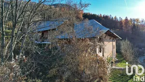 Maison de village à Saint-Sauveur (05200)