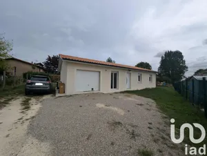 House at Savignac-de-l'Isle (33910)