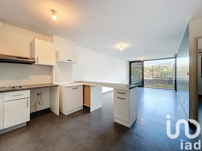 Appartement 2 pièces 52 m² · à Saint-Denis · 51,7 m² · 140 000 €