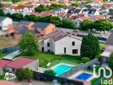 Architectural house in Vitry-sur-Orne (57185)