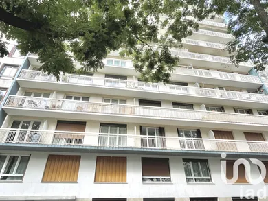Apartment in Paris (75011)
