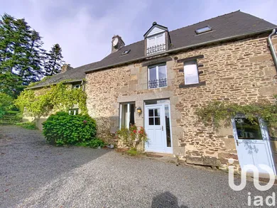 Village house in Pleine-Fougères (35610)