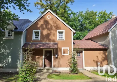 House at Chamouille (02860)