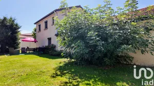 House at Saint-Laurent-la-Conche (42210)