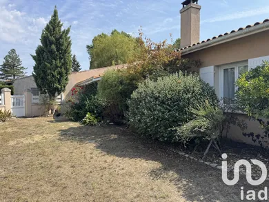 House at Berson (33390)