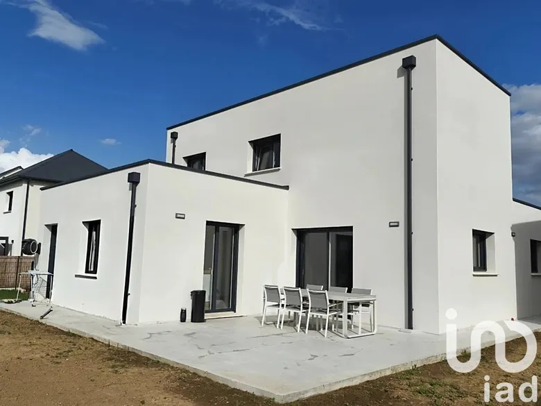 Maison 6 pièces 141 m² · à Frénouville · 141 m² · 380 000 €