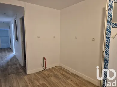 Building at Chanteloup-les-Vignes (78570)