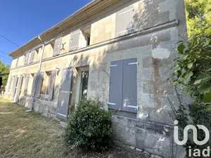 House at Saint-Aubin-de-Blaye (33820)