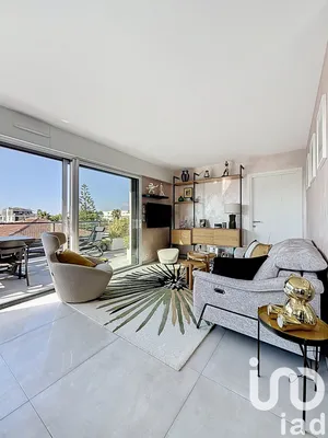 Apartment at Saint-Laurent-du-Var (06700)