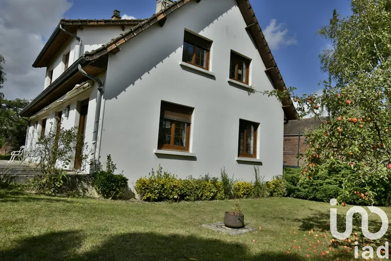 Maison 9 pièces 198 m² · à Breteuil · 198 m² · 331 000 €