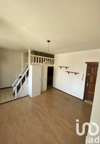 Apartment in Bordeaux (33800)