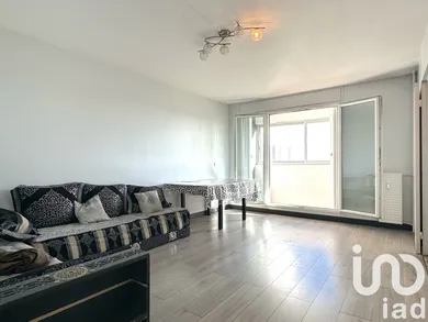 Apartment at Gennevilliers (92230)