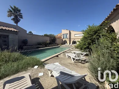 Mansion at Fourques (30300)