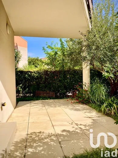 Apartment in L'Isle-sur-la-Sorgue (84800)