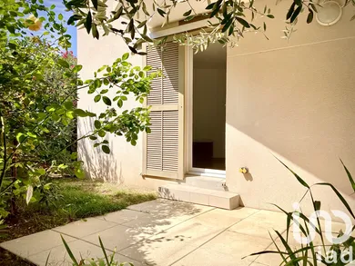 Apartment at L'Isle-sur-la-Sorgue (84800)