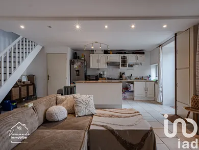 Maison à Saint-Georges-du-Bois (17700)