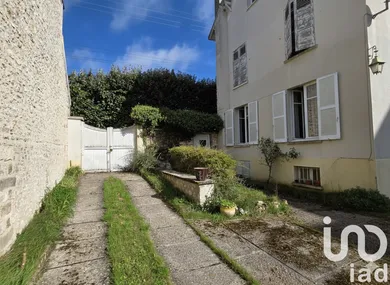 House in Fontainebleau (77300)