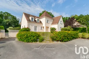 Mansion at Orgeval (78630)