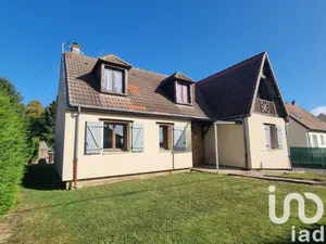 Traditional house at Le Hamel (60210)