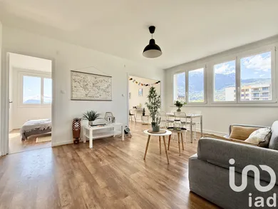 Apartment at Grenoble (38100)