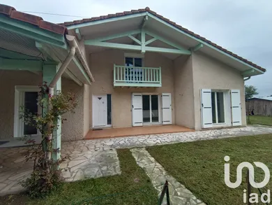 Traditional house at Villeneuve-de-Marsan (40190)
